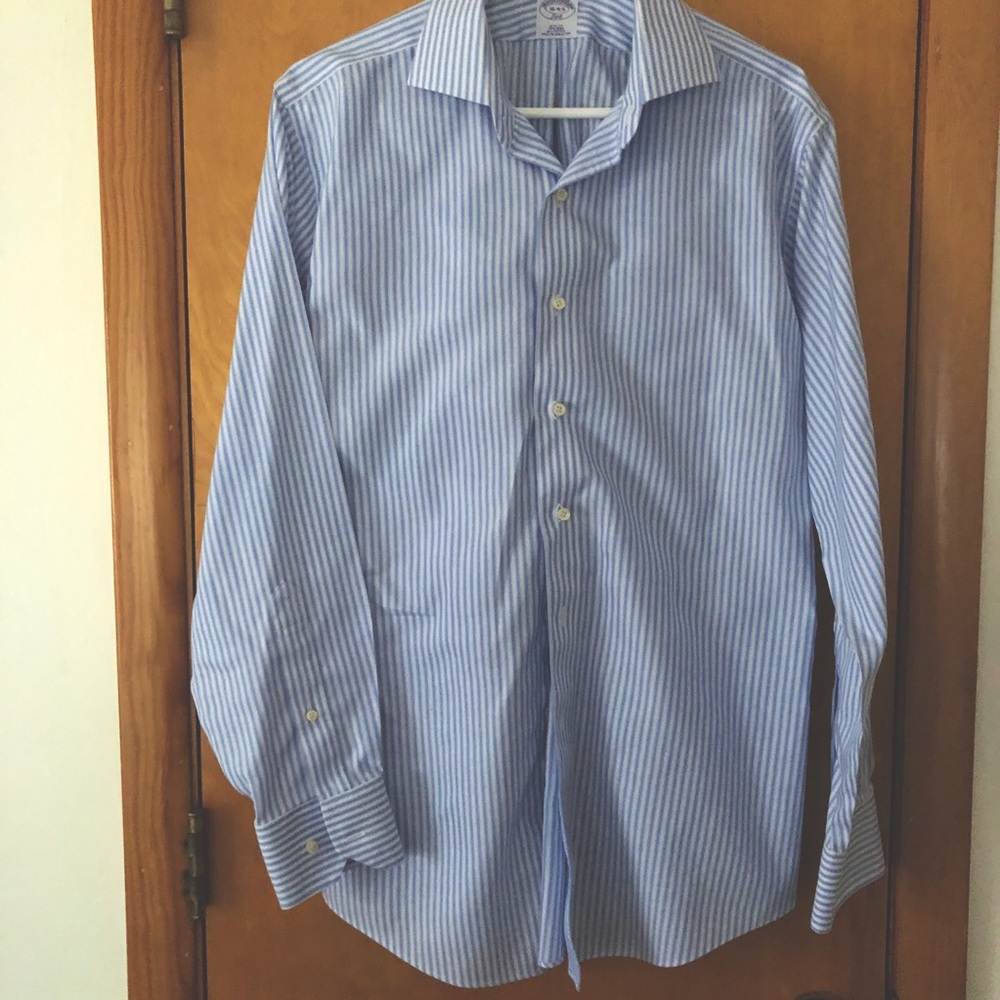 Brooks Brothers 346 blue/white striped dress shirt